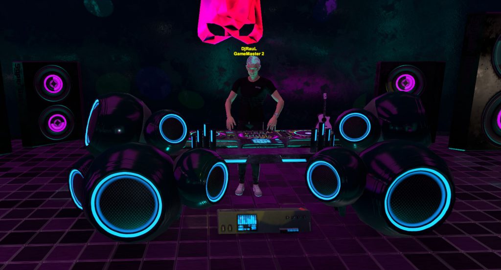 DJ Raul играет Live-set в клубе онлайн-игры "Маска"